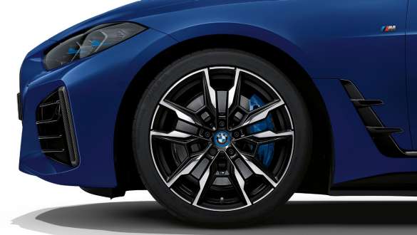 M Technology package BMW i4 M50 G26 2021 BMW Individual Frozen Portimao Blue metallic close-up wheel