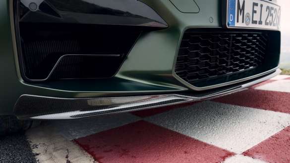 M Carbon front splitter BMW M5 CS F90 2021 M Carbon front splitter BMW M5 CS F90 2021 Frozen Deep Green metallic close-up