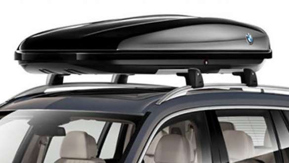 BMW roof box 520 black/titanium silver BMW X7 M60i G07 LCI BMW roof box 520 black/titanium silver BMW X7 M60i G07 LCI close-up