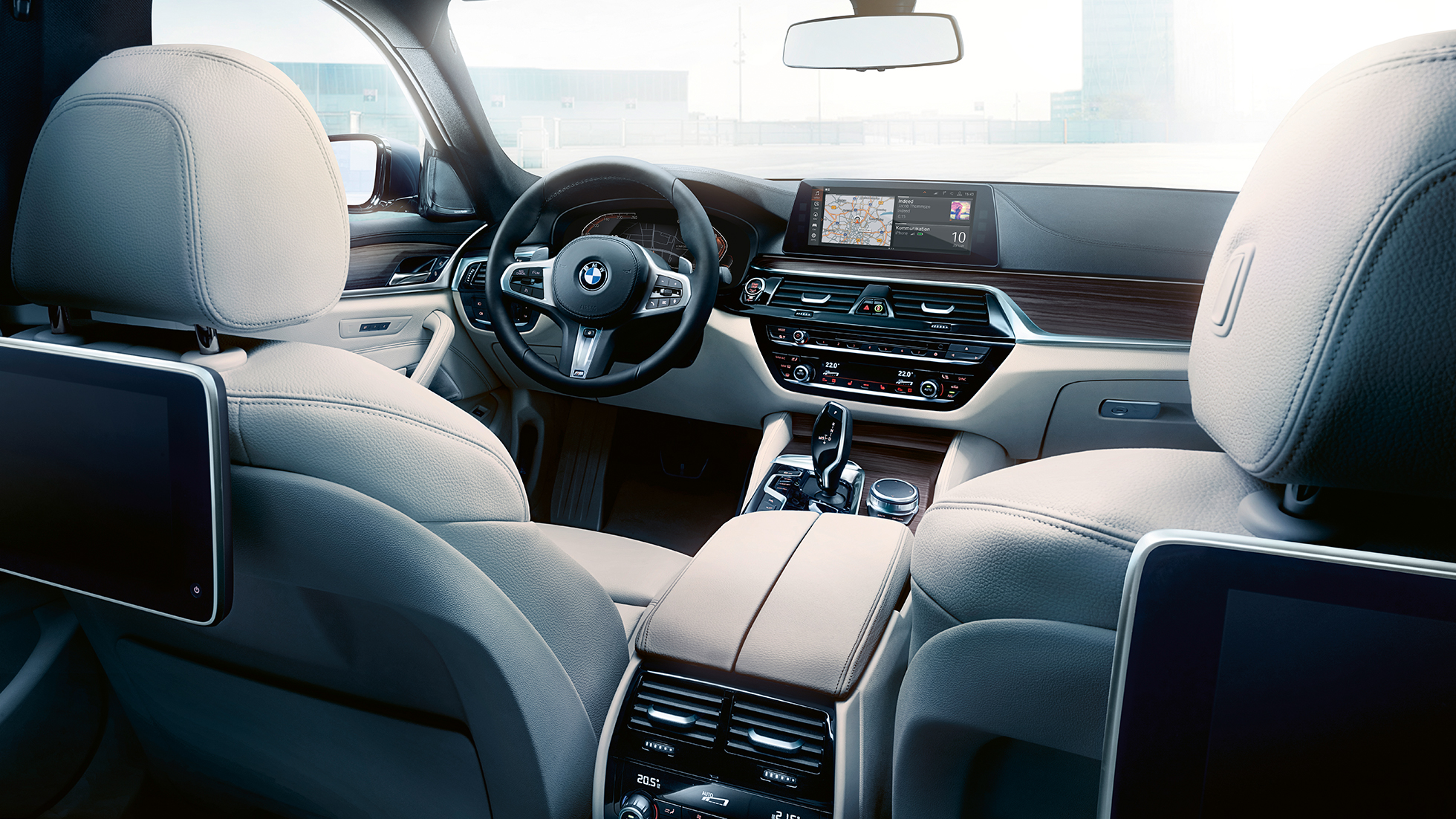 Cockpit design BMW 5 Series Touring Cockpit BMW 5 Series Touring 530d xDrive Touring G31 Mediterranean Blue metallic