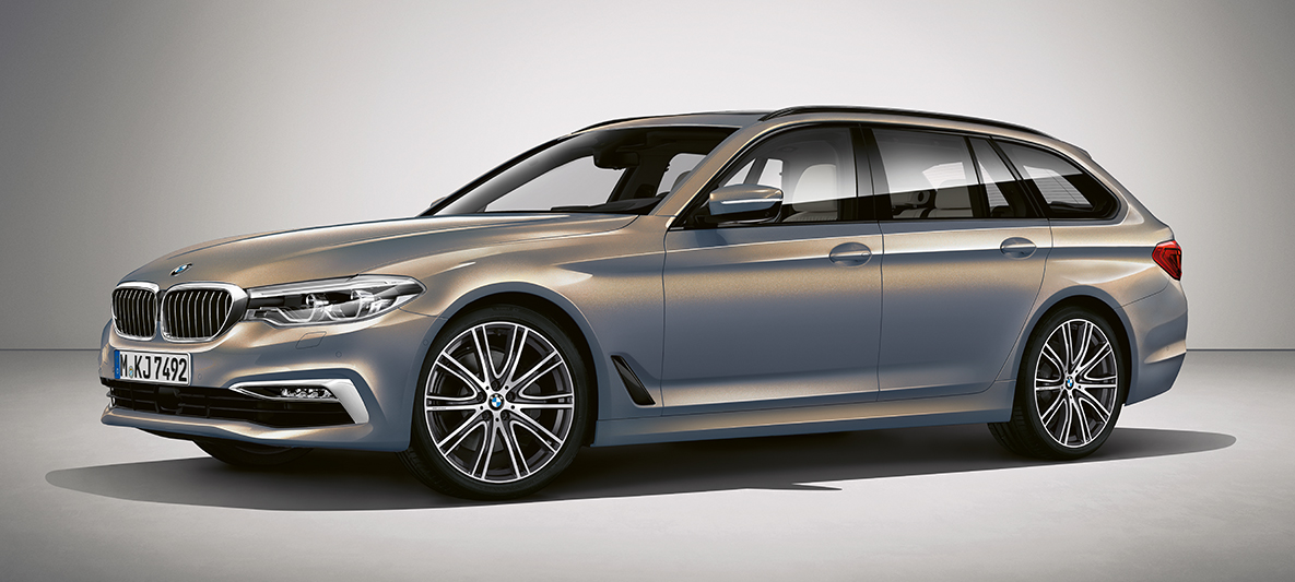 BMW Individual BMW 5 Series Touring BMW Individual BMW 5 Series Touring G31 Champagne Quarz metallic three-quarter side view