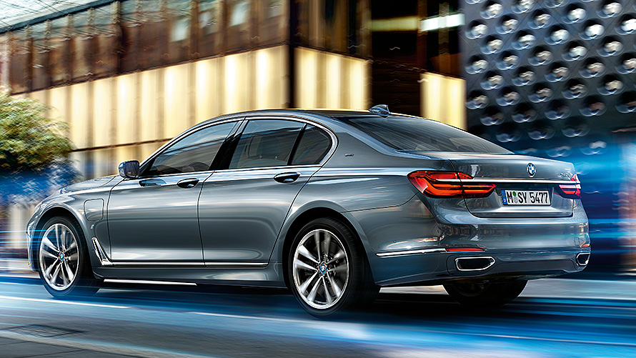 BMW 740e/Le iPerformance. BMW 740e/Le iPerformance.