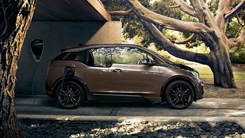 RANGE, CHARGING & EFFICIENCY. RANGE, CHARGING & EFFICIENCY.