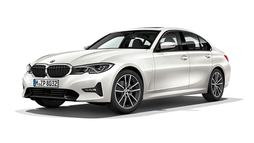BMW 3er Limousine Plug-in-Hybrid Dreiviertel-Frontansicht BMW 3er Limousine Plug-in-Hybrid Studioaufnahme Dreiviertel-Frontansicht