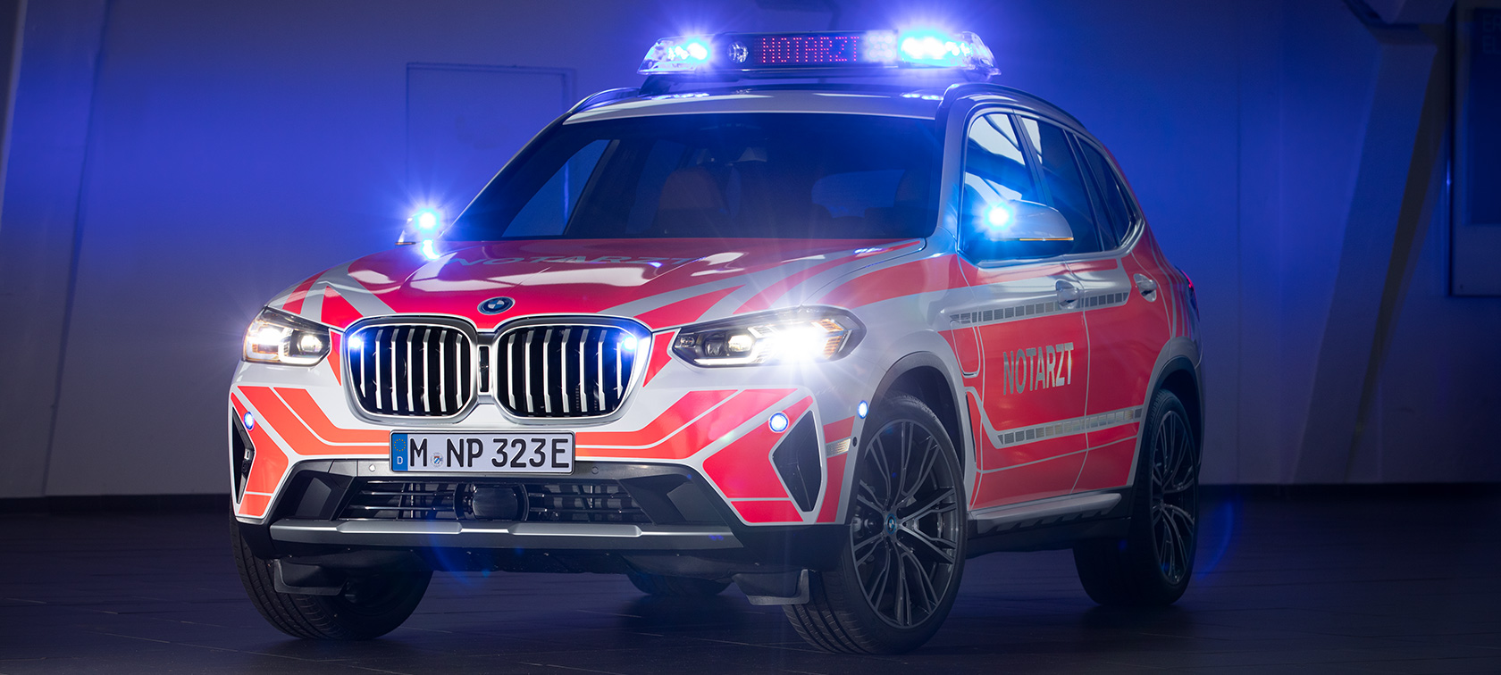BMW X3 G01LCI emergeny doctor’s vehicle BMW X3 G01LCI emergeny doctor’s vehicle 1/3 front view parking