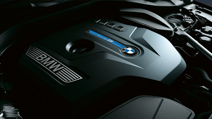 BMW TwinPower Turbo Plug-In Hybrid engine cover BMW TwinPower Turbo Plug-In Hybrid engine cover