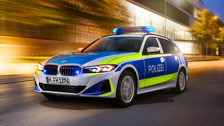 BMW 3 Series Touring police vehicle BMW 3 Series Touring police vehicle 1/3 front view driving