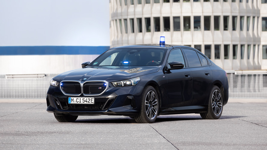BMW 5 Series Touring authority vehicle BMW 5 Series Touring authority vehicle 1/3 front view driving