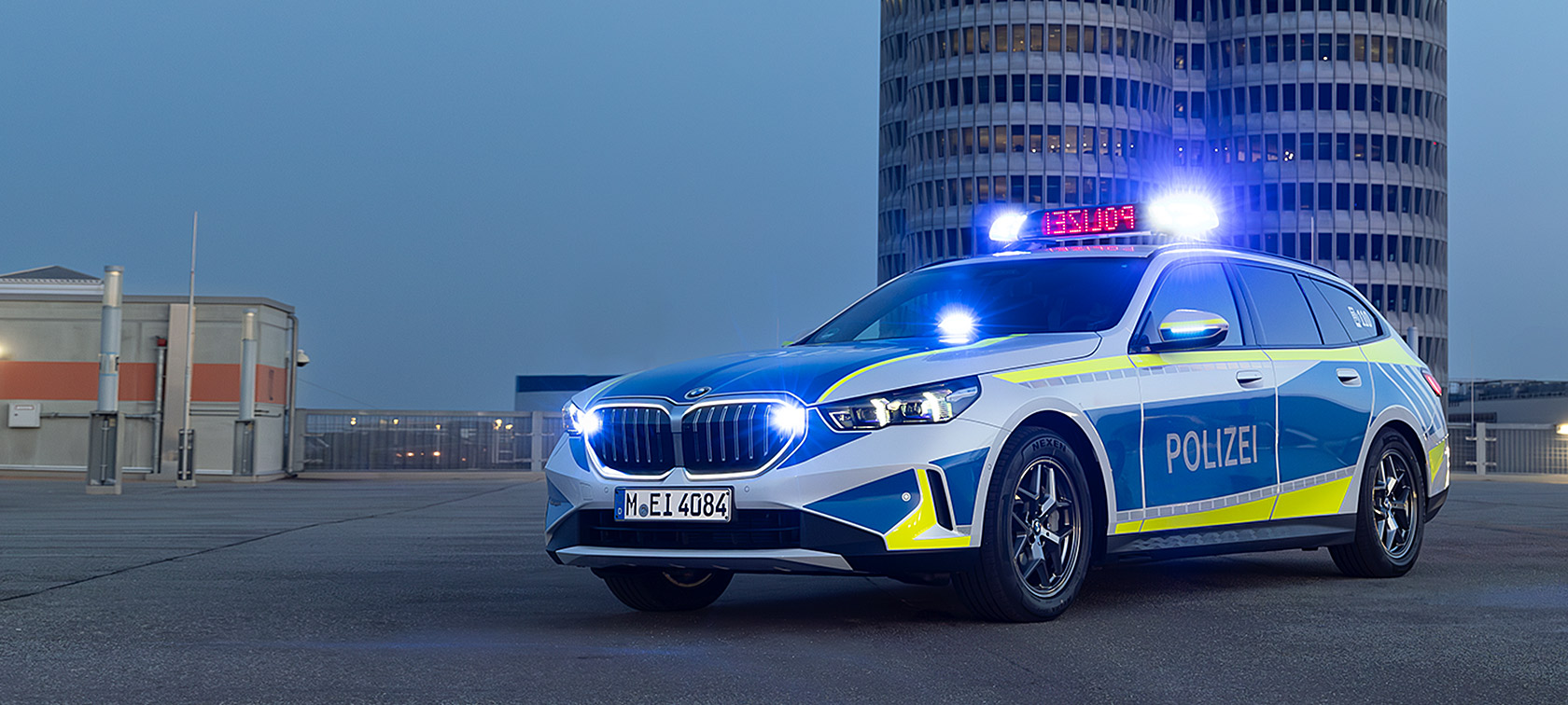 BMW 5 Series Touring G31LCI police vehicle BMW 5series Touring G31LCI police vehicle 1/3 front view tunnel driving